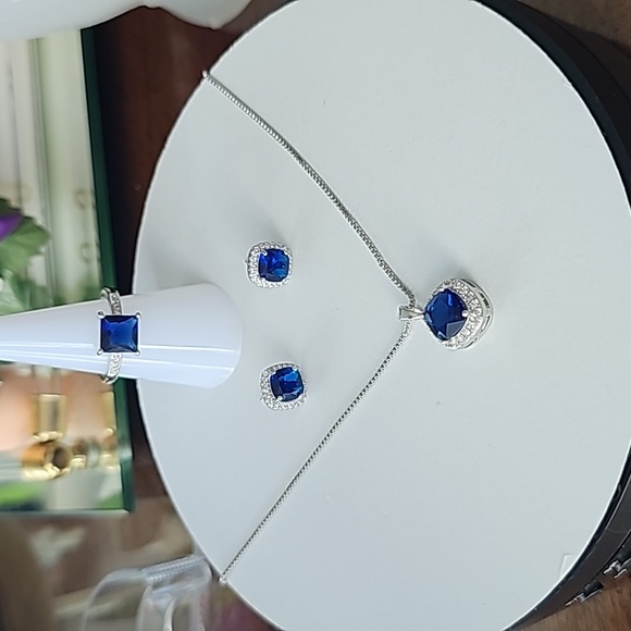 (NWT) Silver Square Blue Sapphire Set - Picture 5 of 7